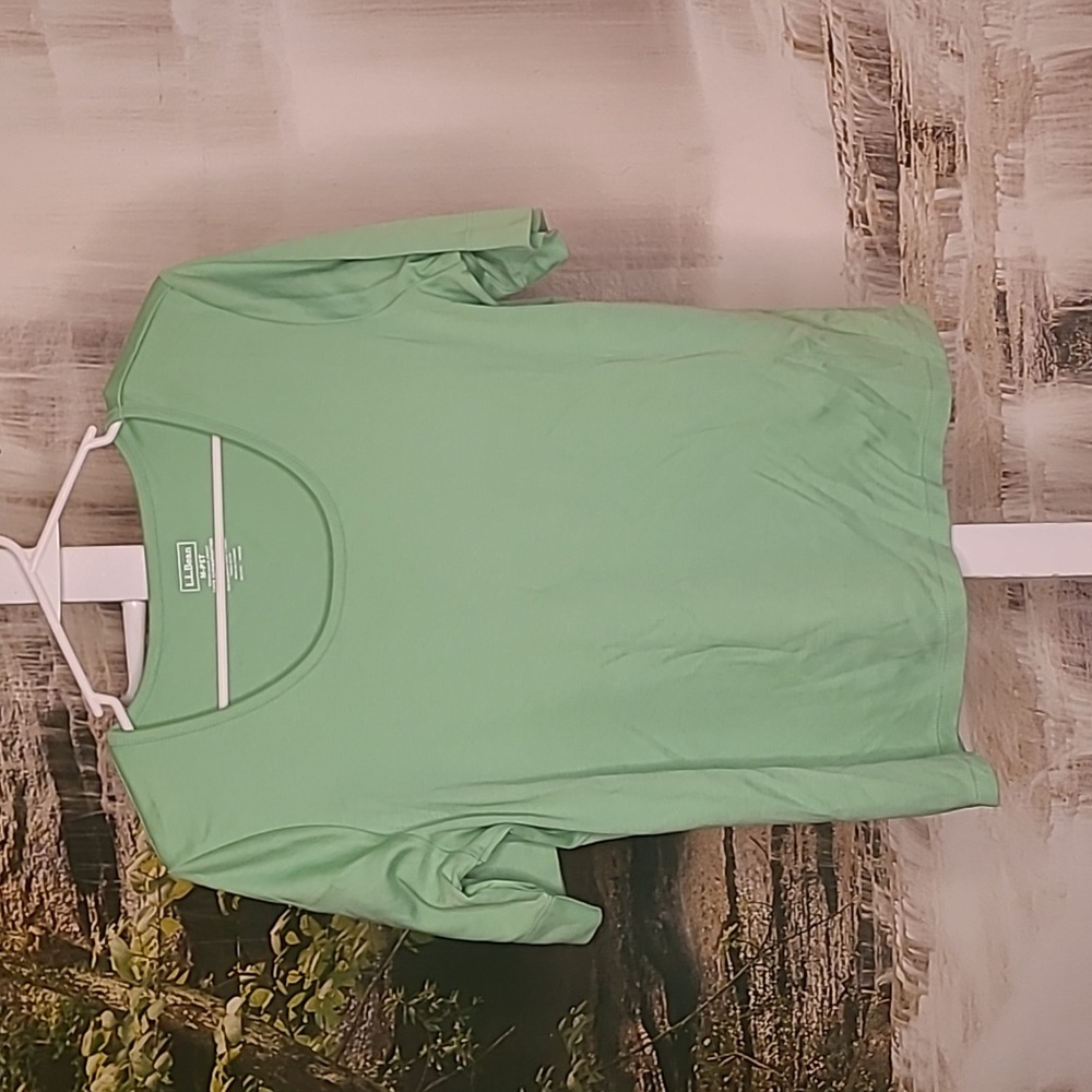 LL Bean Womens Medium petite short sleeve casual cotton scoop green shirt